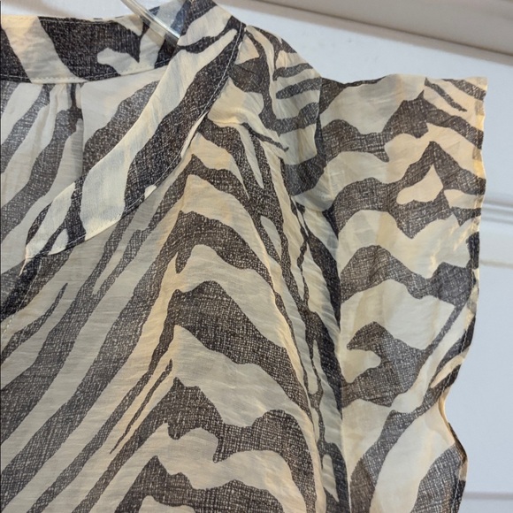 CAbi Zebra Pattern Blouse medium - Picture 4 of 5